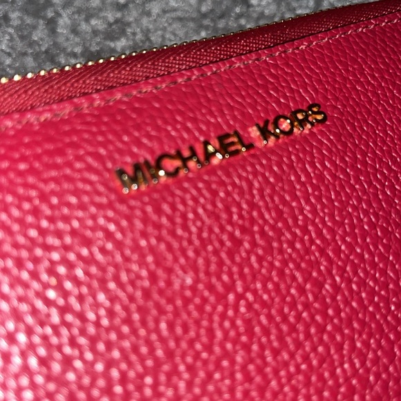 Michael Kors Wristlet/Wallet - Picture 2 of 5